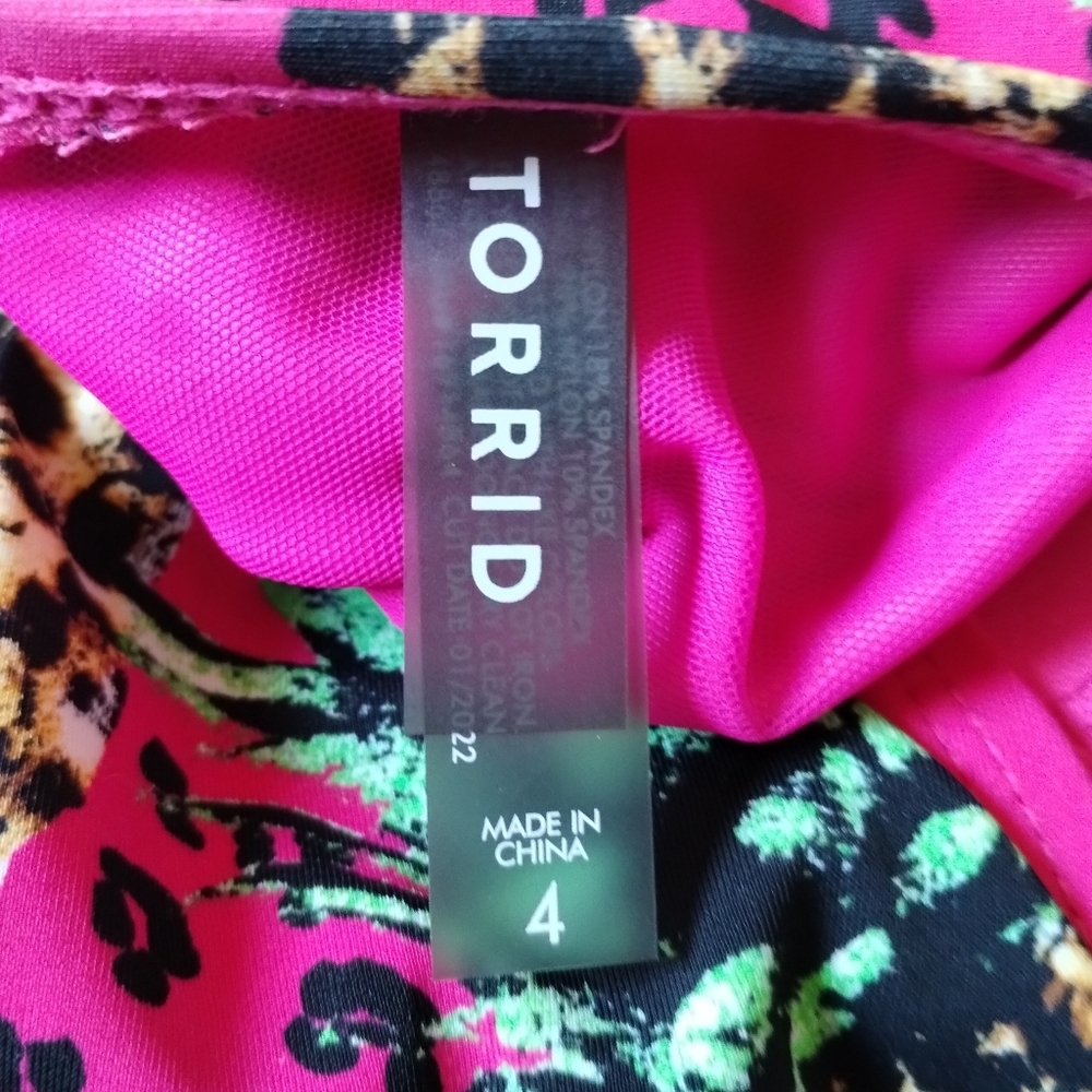 Torrid Wireless Adjustable Scoop Bikini Top in Leopard Pineapple Pink Size 4X - Picture 4 of 5